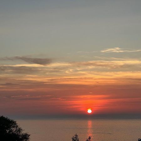 Appartement Terrasse Face Mer วิลเลอร์วิลล์ ภายนอก รูปภาพ
